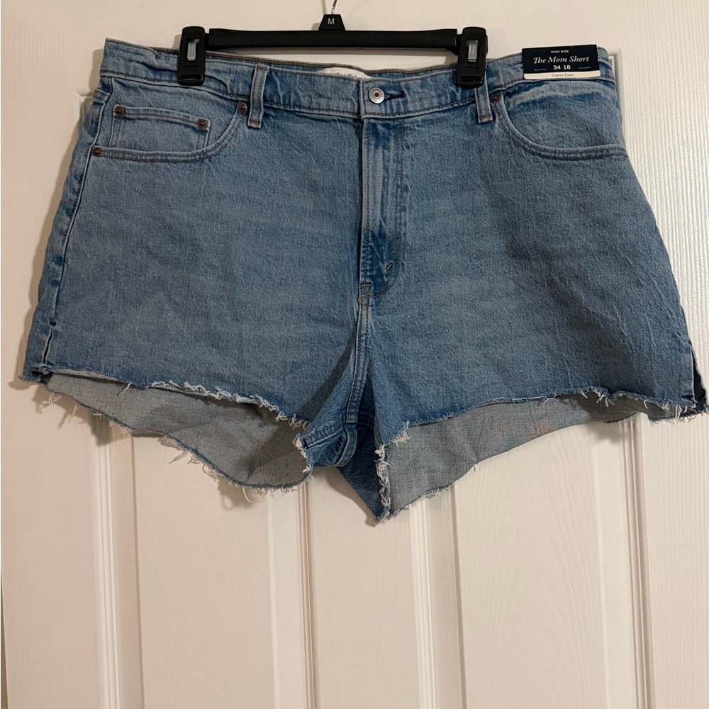 Abercrombie & Fitch The Mom Short High-Rise Denim Shorts in Light Blue